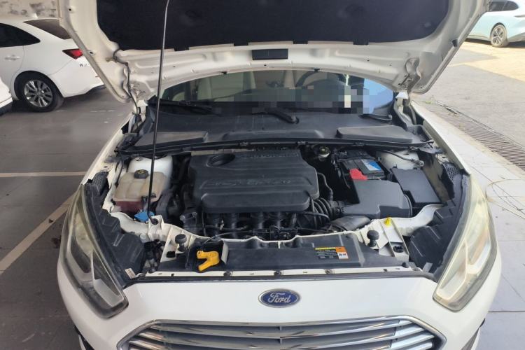 Used Ford Escort 2015 1.5L Manual Comfort Model Engine Bay
