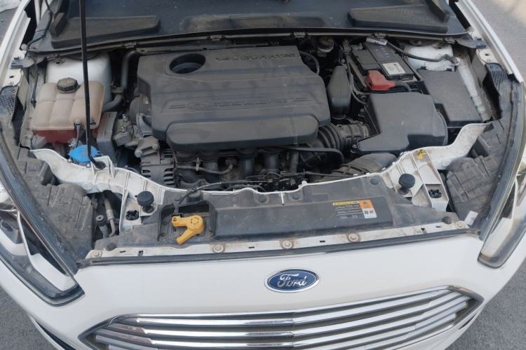 Used Ford Escort 2015 1.5L Automatic Comfort Edition Engine Bay