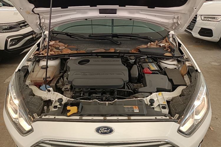 Used Ford Escort 2015 1.5L Automatic Fashion Model Engine Bay