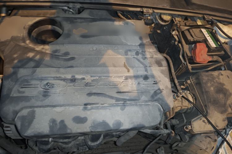 Used Ford Escort 2015 1.5L Manual Comfort Model Engine Bay