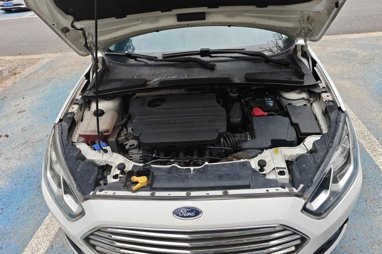 Used Ford Escort 2015 1.5L Automatic Comfort Edition Engine Bay