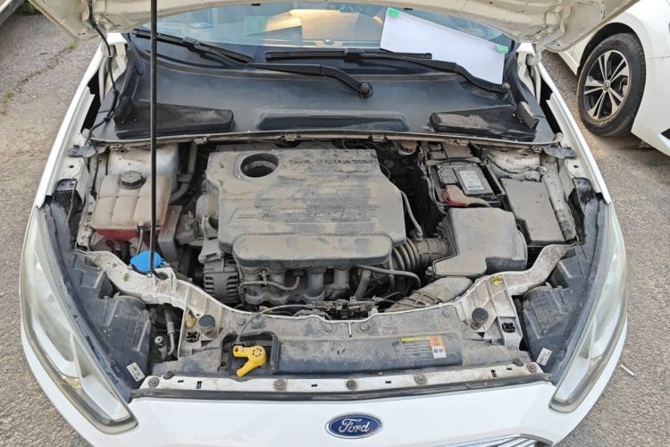 Used Ford Escort 2015 1.5L Manual Comfort Model Engine Bay