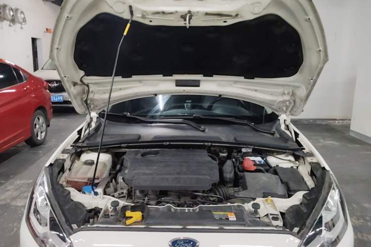 Used Ford Escort 2015 1.5L Automatic Fashion Model Engine Bay