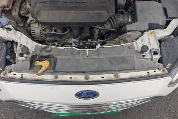 Used Ford Escort 2015 1.5L Automatic Fashion Model Engine Bay