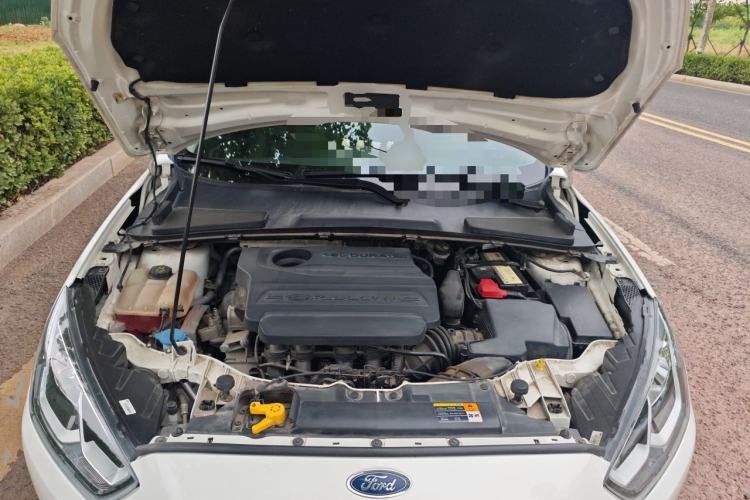 Used Ford Escort 2015 1.5L Automatic Fashion Model Engine Bay