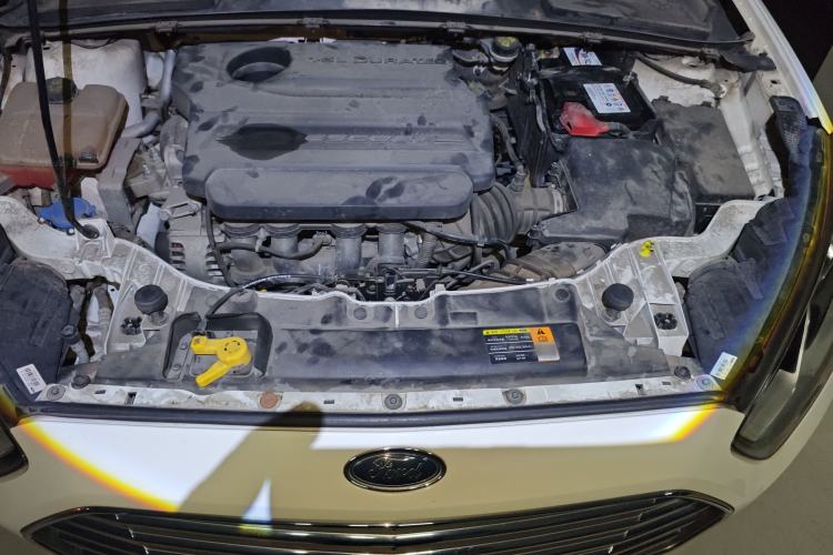 Used Ford Escort 2015 1.5L Manual Comfort Model Engine Bay