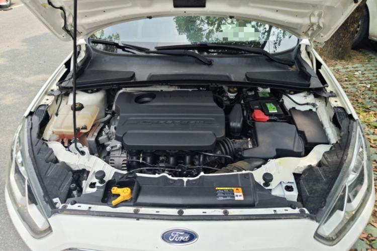 Used Ford Escort 2015 1.5L Automatic Fashion Model Engine Bay