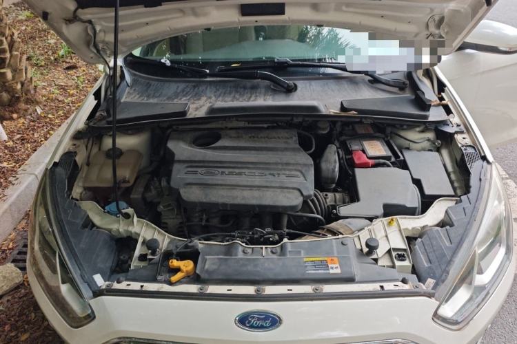 Used Ford Escort 2015 1.5L Automatic Comfort Edition Engine Bay