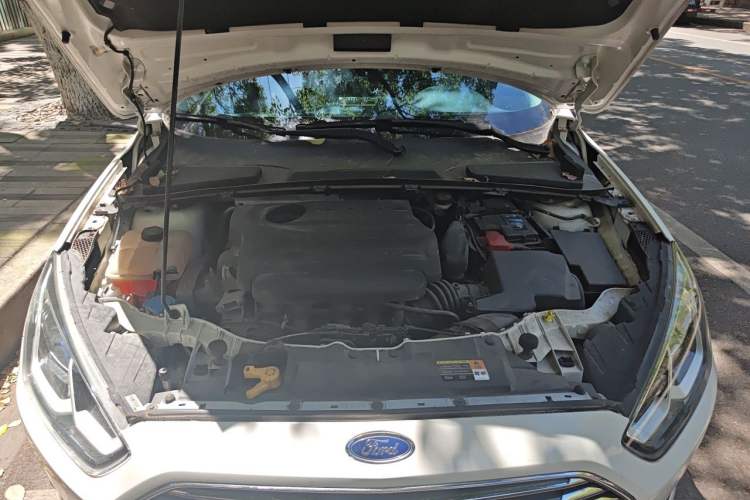 Used Ford Escort 2015 1.5L Automatic Fashion Model Engine Bay