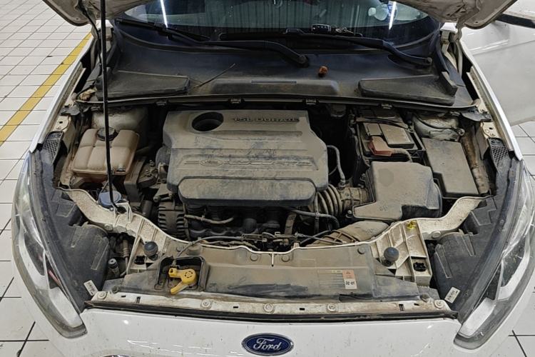 Used Ford Escort 2015 1.5L Manual Fashion Edition Engine Bay