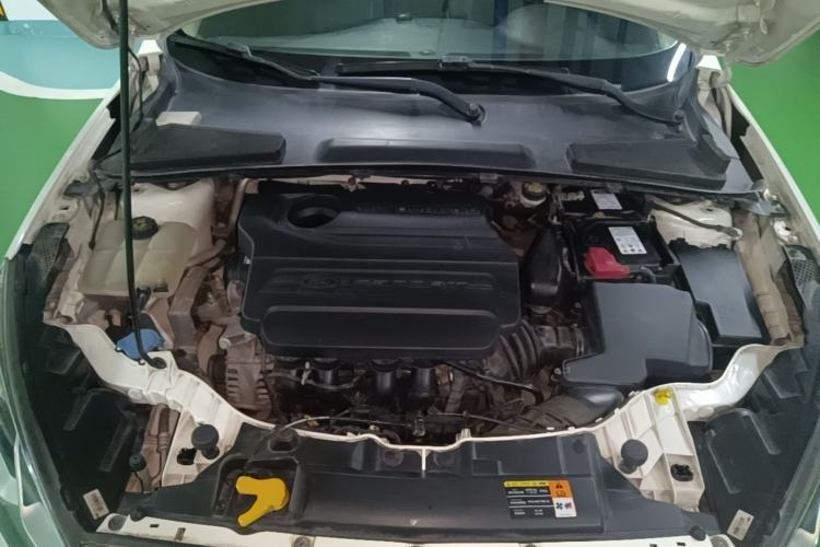 Used Ford Escort 2015 1.5L Automatic Fashion Model Engine Bay