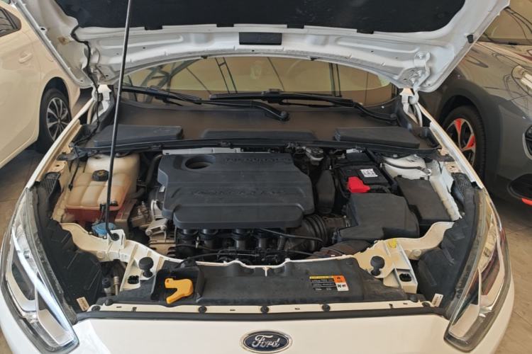 Used Ford Escort 2015 1.5L Automatic Fashion Model Engine Bay