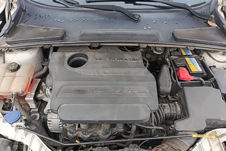 Used Ford Escort 2015 1.5L Automatic Fashion Model Engine Bay