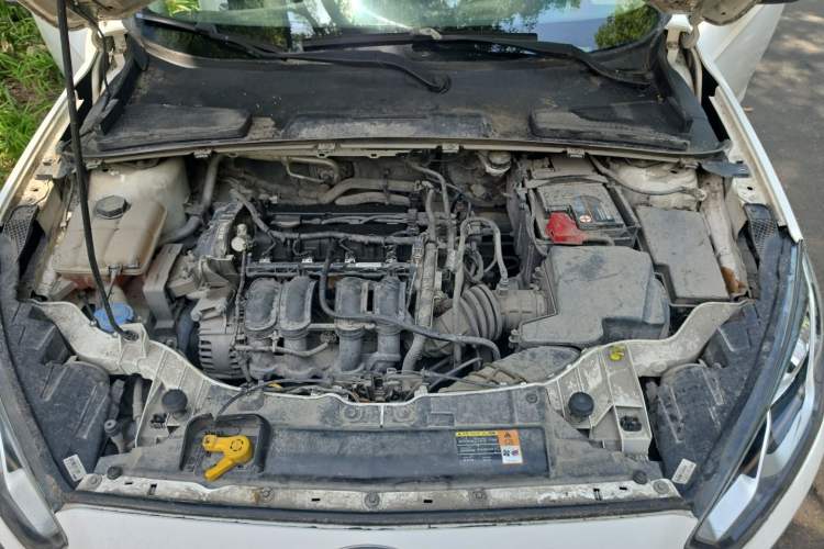 Used Ford Escort 2015 1.5L Manual Comfort Model Engine Bay
