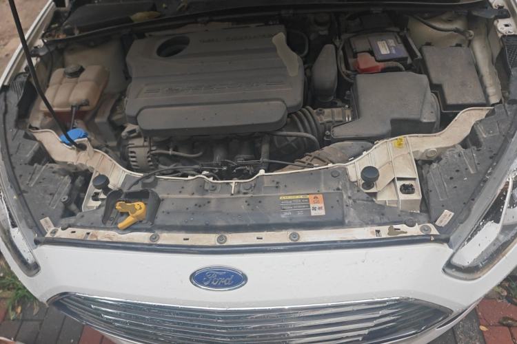 Used Ford Escort 2015 1.5L Automatic Comfort Edition Engine Bay