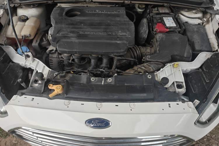 Used Ford Escort 2015 1.5L Automatic Comfort Edition Engine Bay