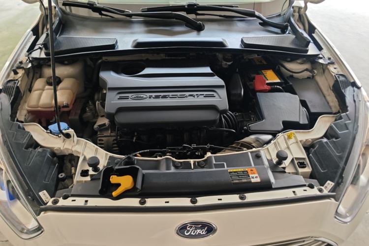 Used Ford Escort 2015 1.5L Automatic Comfort Edition Engine Bay