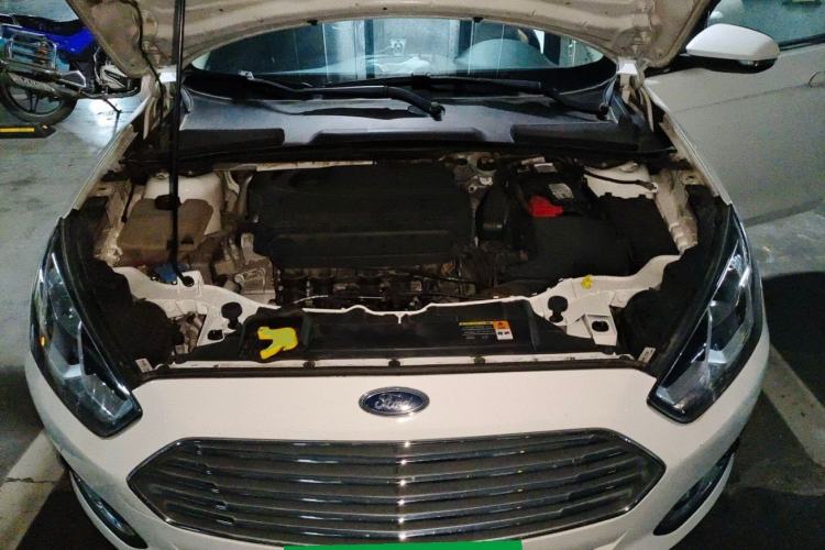 Used Ford Escort 2015 1.5L Automatic Fashion Model Engine Bay
