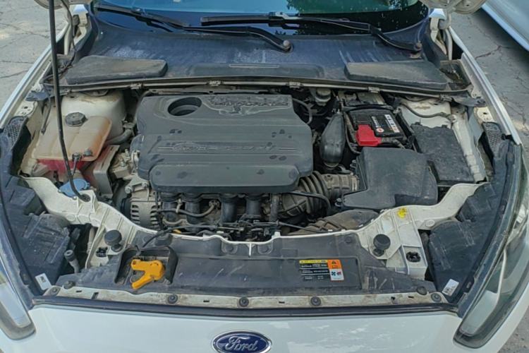 Used Ford Escort 2015 1.5L Automatic Comfort Edition Engine Bay