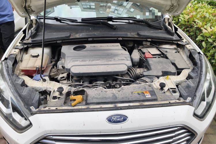 Used Ford Escort 2015 1.5L Automatic Fashion Model Engine Bay