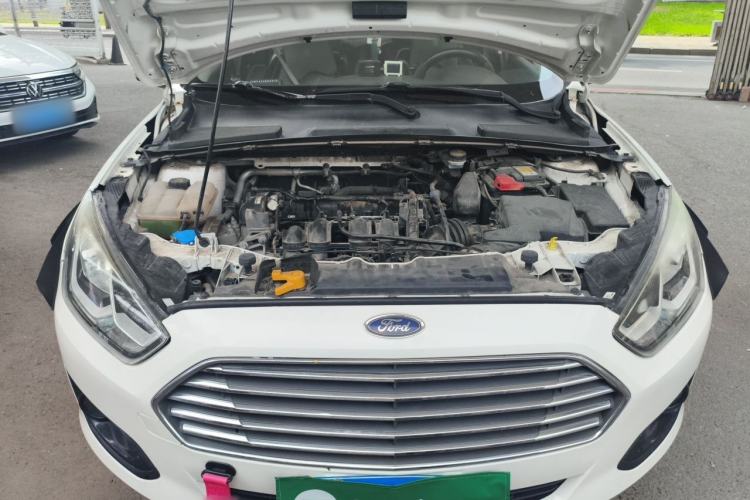 Used Ford Escort 2015 1.5L Automatic Comfort Edition Engine Bay