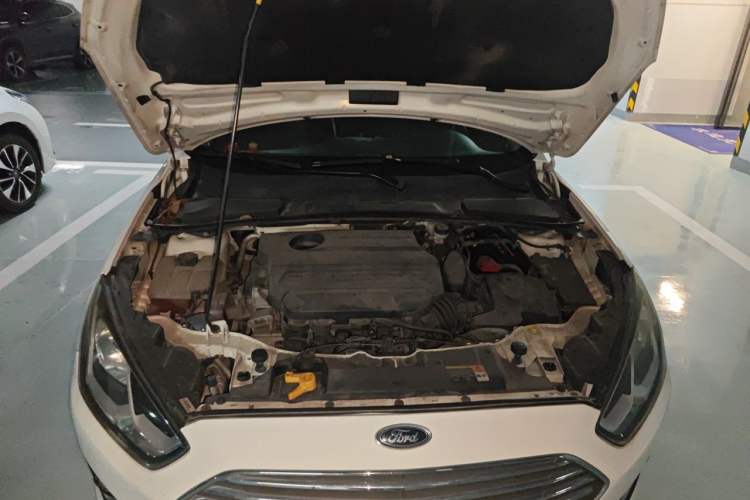Used Ford Escort 2015 1.5L Automatic Fashion Model Engine Bay