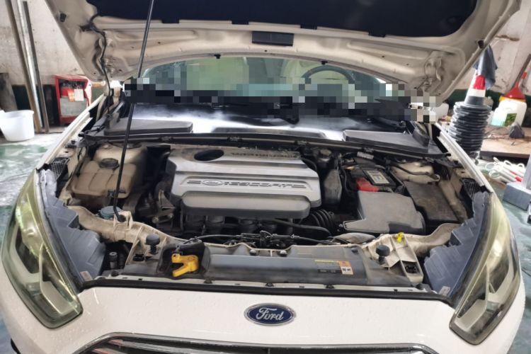 Used Ford Escort 2015 1.5L Automatic Comfort Edition Engine Bay