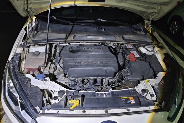 Used Ford Escort 2015 1.5L Automatic Fashion Model Engine Bay