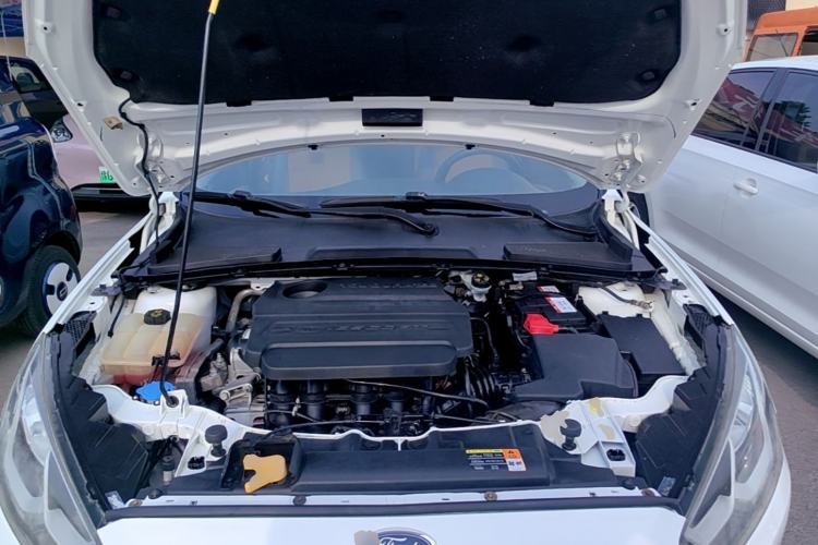 Used Ford Escort 2015 1.5L Manual Comfort Model Engine Bay