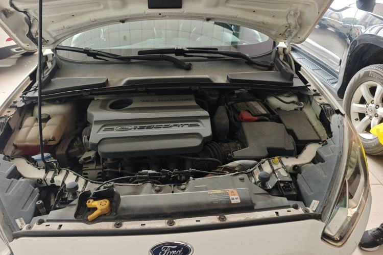 Used Ford Escort 2015 1.5L Automatic Fashion Model Engine Bay