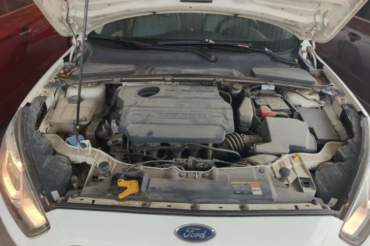 Used Ford Escort 2015 1.5L Automatic Comfort Edition Engine Bay