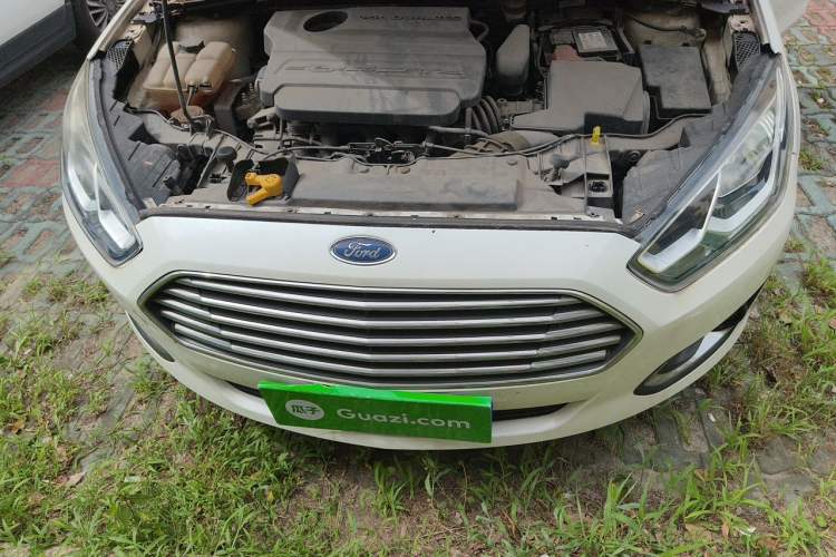 Used Ford Escort 2015 1.5L Automatic Fashion Model Engine Bay