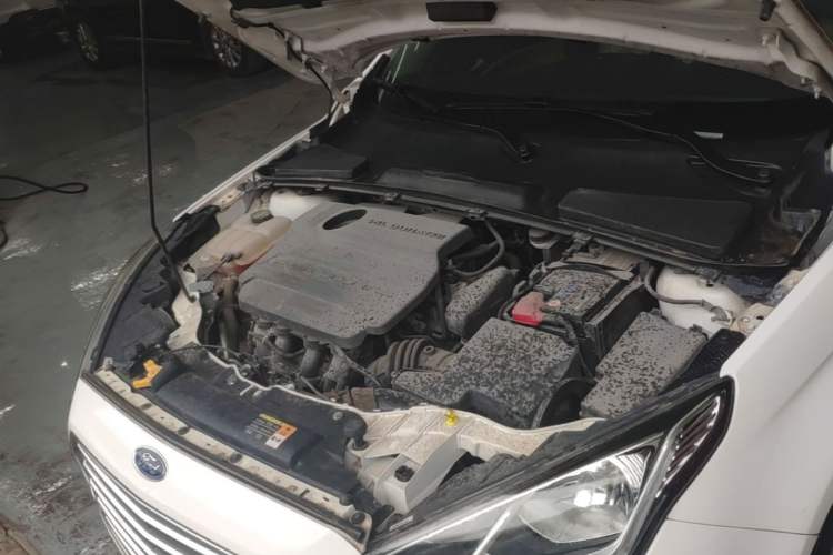 Used Ford Escort 2015 1.5L Automatic Comfort Edition Engine Bay