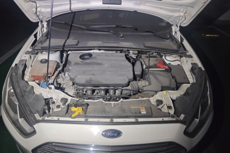Used Ford Escort 2015 1.5L Automatic Fashion Model Engine Bay