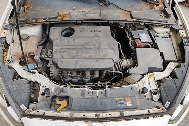 Used Ford Escort 2015 1.5L Manual Comfort Model Engine Bay