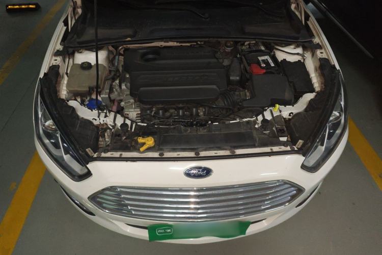 Used Ford Escort 2015 1.5L Automatic Fashion Model Engine Bay