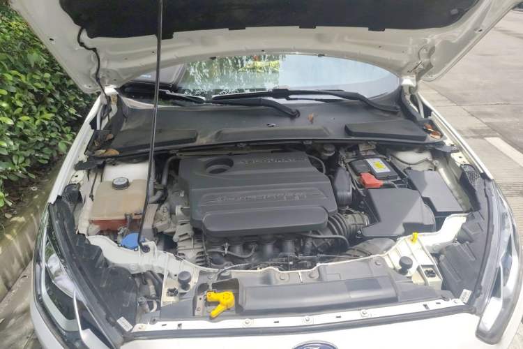 Used Ford Escort 2015 1.5L Automatic Comfort Edition Engine Bay