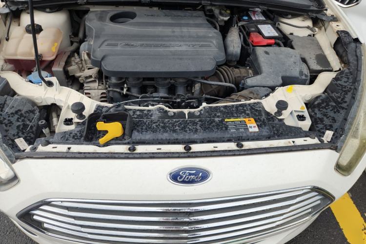 Used Ford Escort 2015 1.5L Automatic Fashion Model Engine Bay