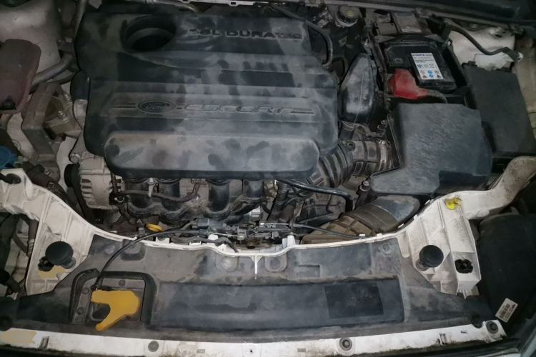 Used Ford Escort 2015 1.5L Automatic Fashion Model Engine Bay