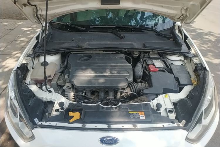 Used Ford Escort 2015 1.5L Automatic Comfort Edition Engine Bay
