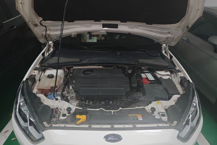 Used Ford Escort 2015 1.5L Automatic Fashion Model Engine Bay
