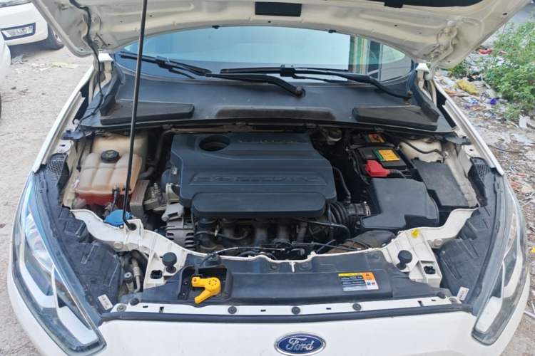Used Ford Escort 2015 1.5L Manual Comfort Model Engine Bay