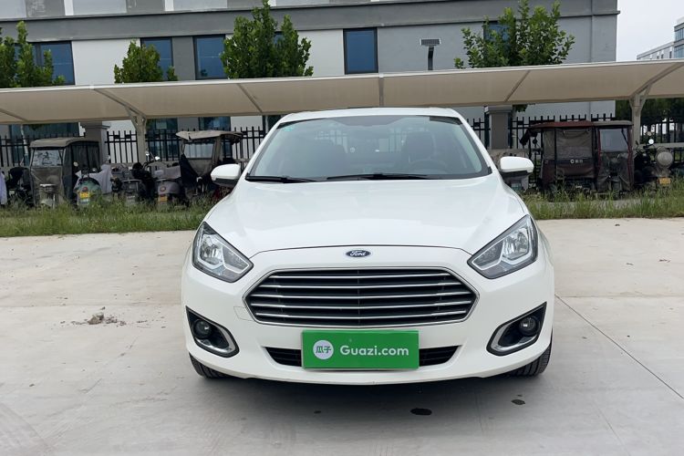 Used Ford Escort 2015 1.5L Automatic Fashion Model Exterior 1