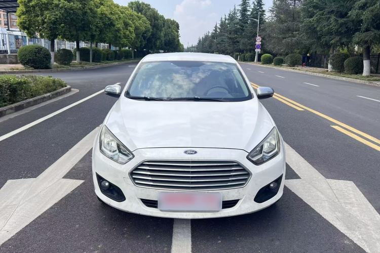 Used Ford Escort 2015 1.5L Automatic Comfort Edition Exterior 1