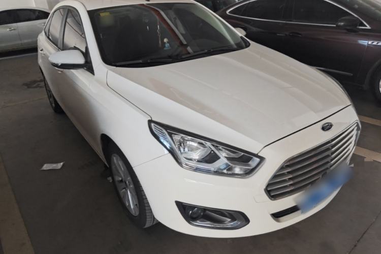 Used Ford Escort 2015 1.5L Automatic Fashion Model Exterior 1