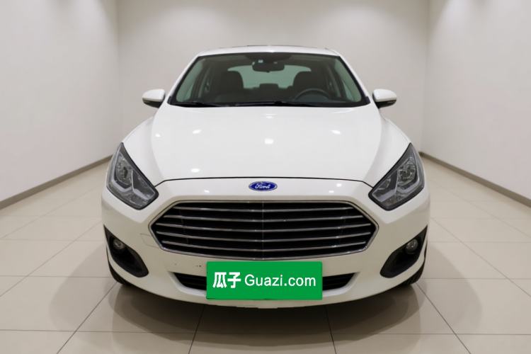 Used Ford Escort 2015 1.5L Automatic Comfort Edition Exterior 1