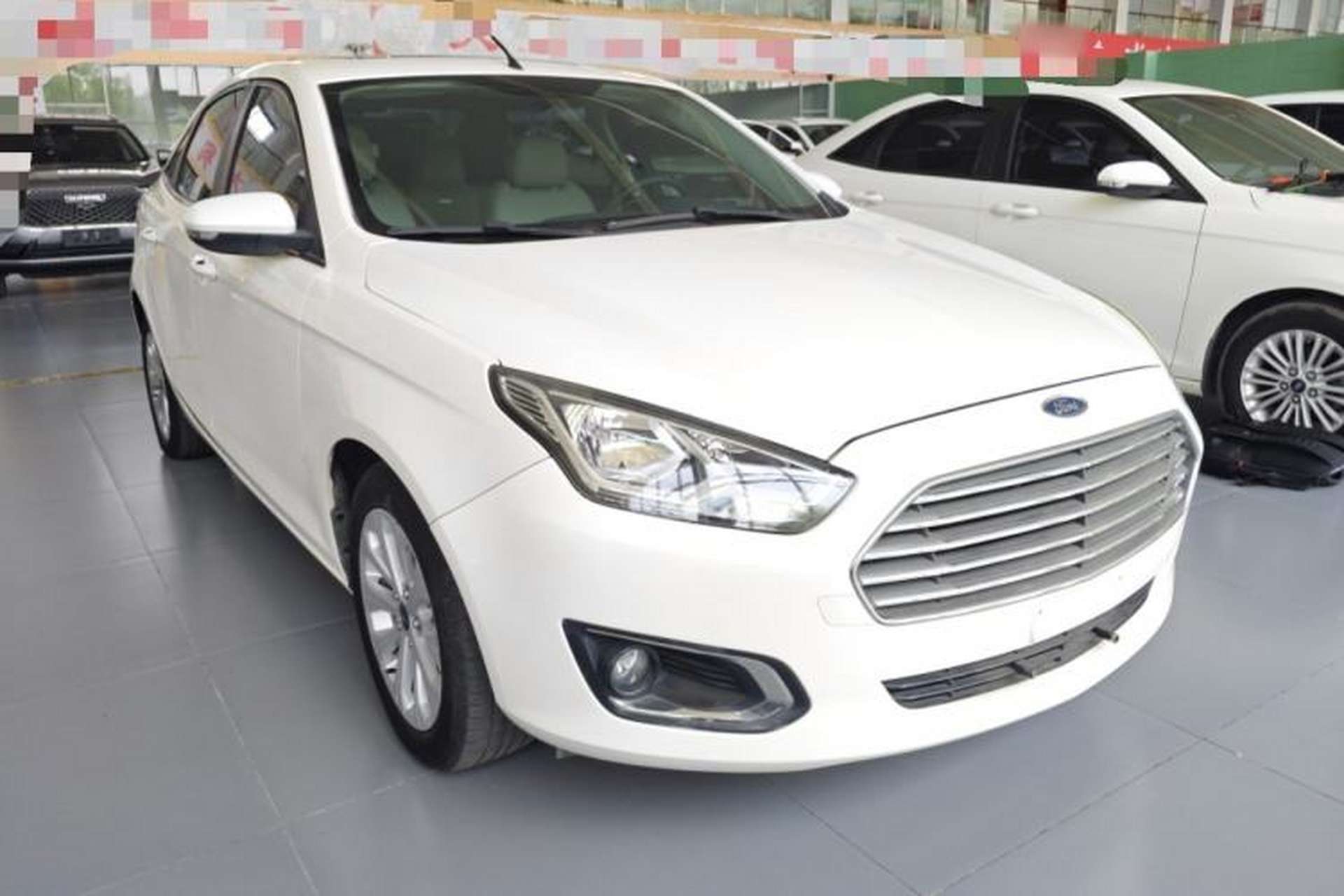 Used Ford Escort 2015 1.5L Automatic Fashion Model Exterior 1