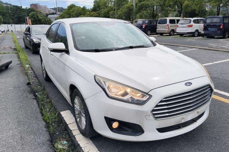 Used Ford Escort 2015 1.5L Manual Comfort Model Exterior 1