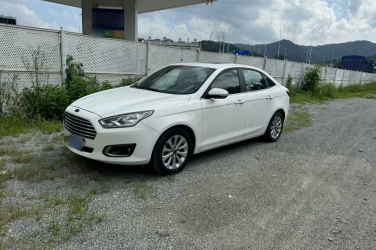 Used Ford Escort 2015 1.5L Automatic Fashion Model Exterior 1