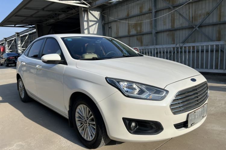 Used Ford Escort 2015 1.5L Manual Comfort Model Exterior 1
